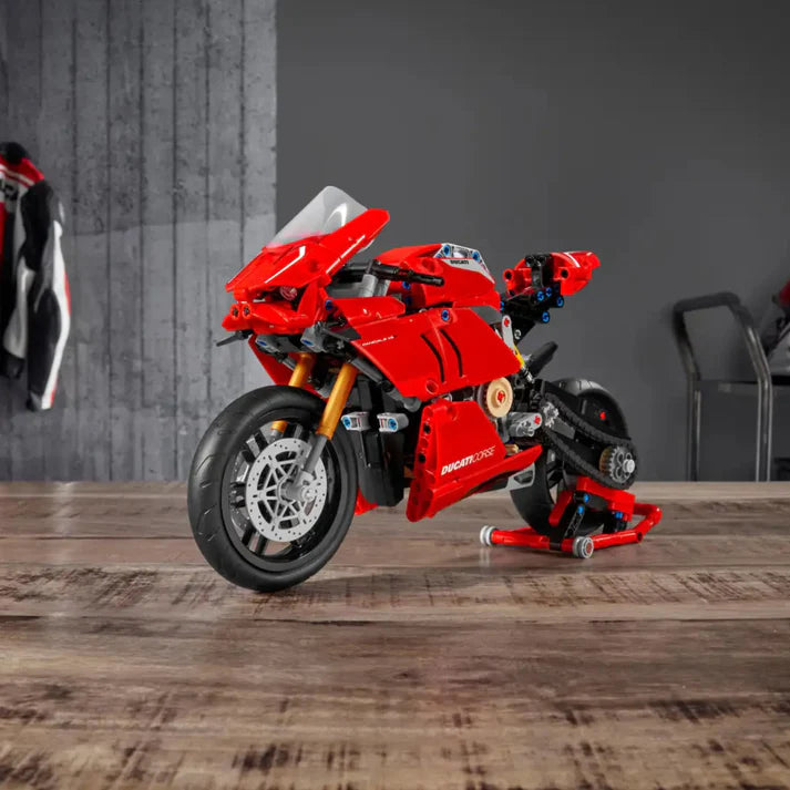 Ducati Panigale V4 R (646 pcs)