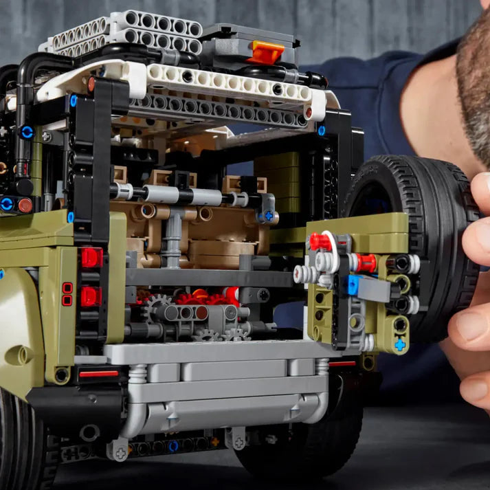 Land Rover Defender (2573 pcs)